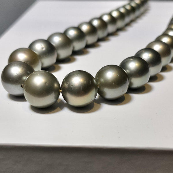Silver Colour Grey Tone Tahitian Pearl Necklace with 18k Gold Clasp