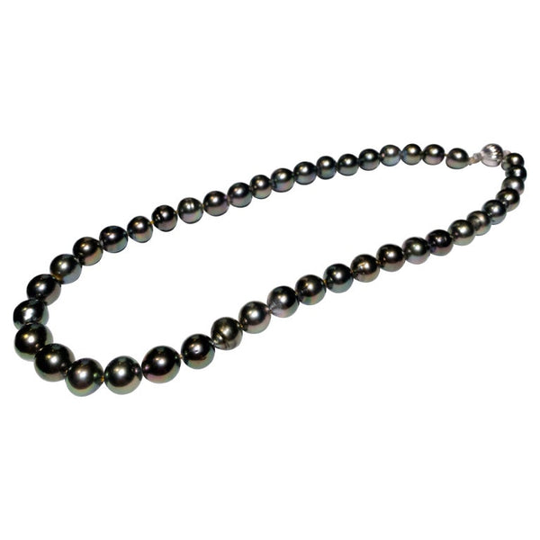Green Colour Black tone Tahitian Pearl Necklace with 18k Gold Clasp