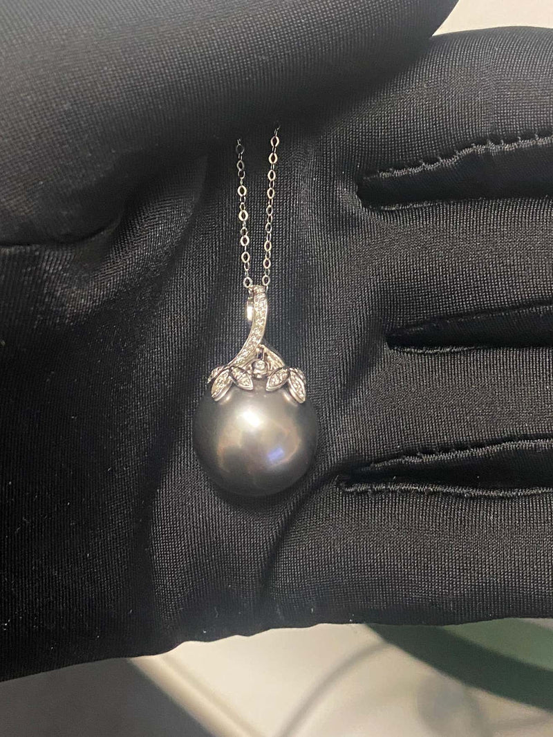 16.4 mm Grey Colour Tahitian Pearl and Diamond Pendant in 18k White Gold