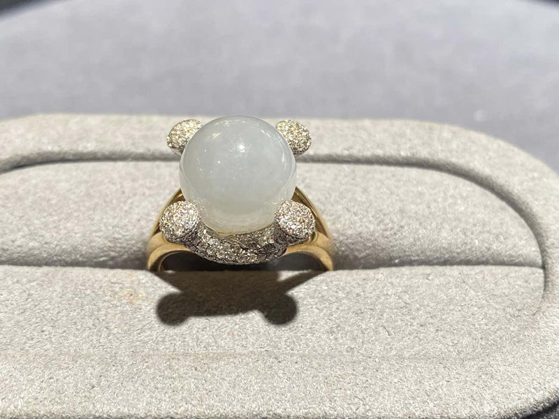 Light Lavender Colour Type A Jadeite and Diamond Ring in 18k Yellow Gold