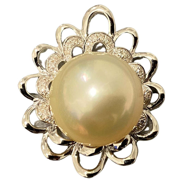 13.7 mm Light Champagne Colour South Sea Pearl and Diamond Pendant in 18k Gold