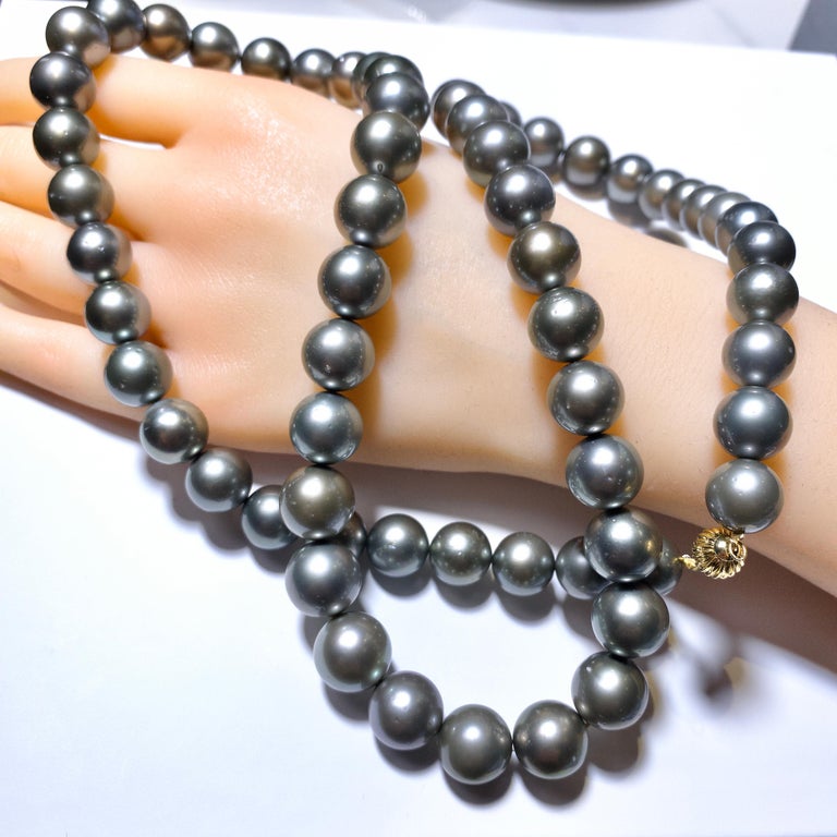 Silver Colour Grey Tone Tahitian Pearl Necklace with 18k Gold Clasp