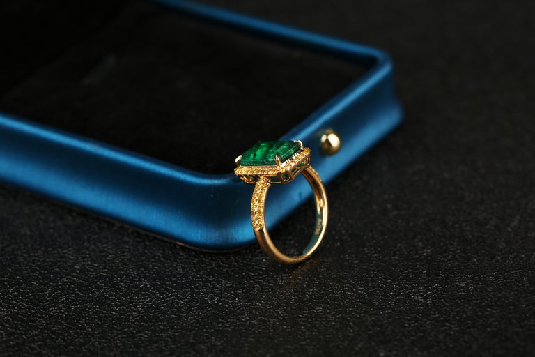 Eostre Vivid Green Emerald and Yellow Diamond Yellow Ring