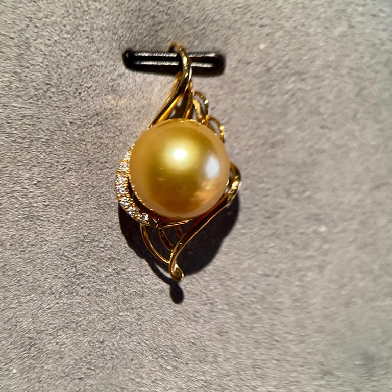 Golden South Sea Pearl and Diamond Pendant in 18k Gold