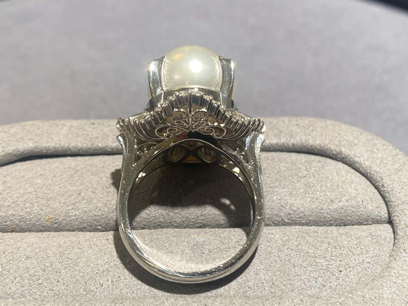 Australian White South Sea Pearl and Diamond Ring in Pt 900 Platinum