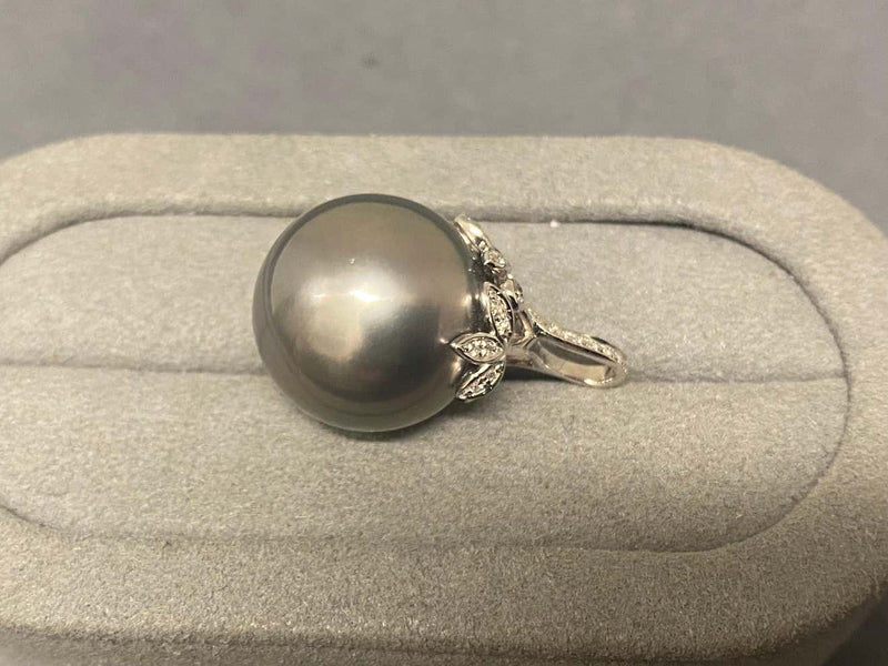 16.4 mm Grey Colour Tahitian Pearl and Diamond Pendant in 18k White Gold