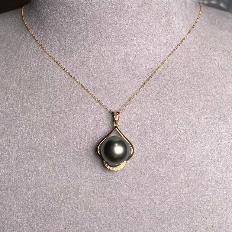 Tahitian Pearl and Diamond Yellow Gold Pendant